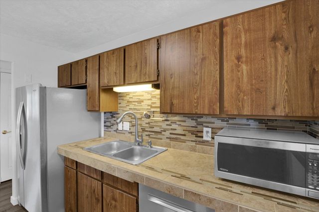 1511 S Warren Rd, Spokane Valley, WA 99037