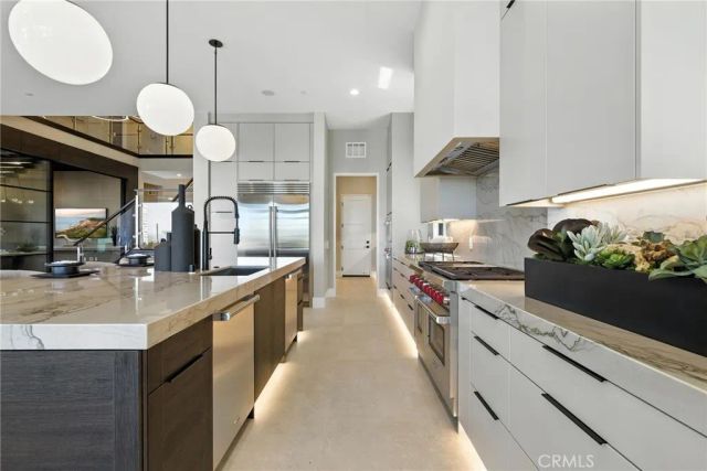 421 Narcissus, Irvine, CA 92602