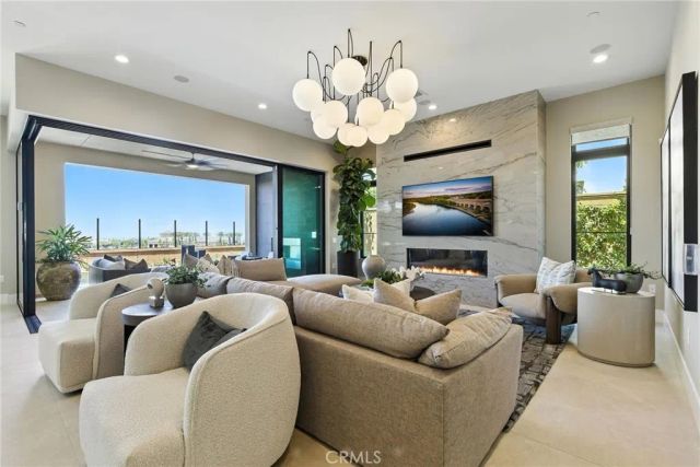 421 Narcissus, Irvine, CA 92602