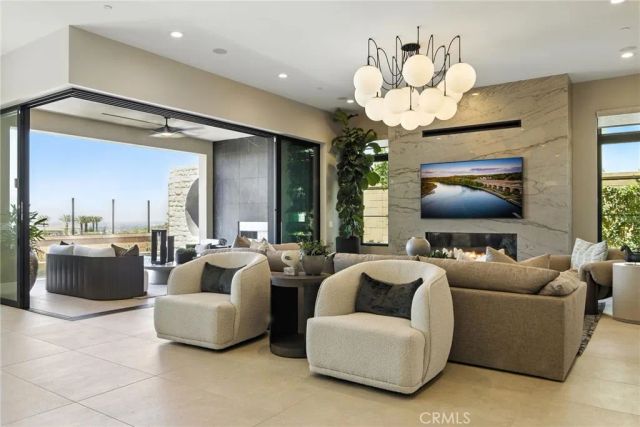 421 Narcissus, Irvine, CA 92602