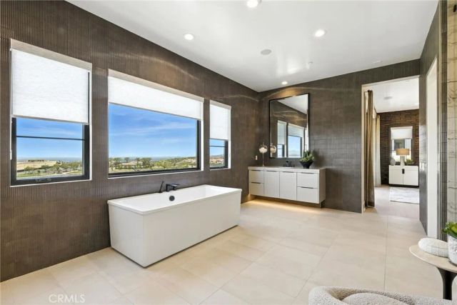 421 Narcissus, Irvine, CA 92602