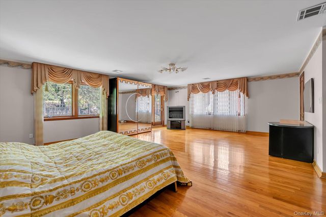18042 Aberdeen Road, Jamaica, NY 11432