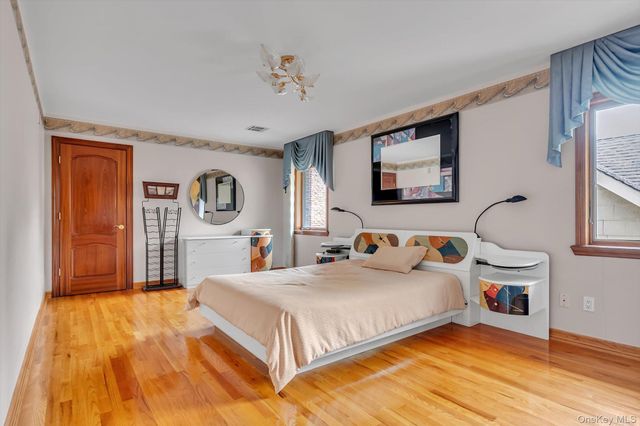 18042 Aberdeen Road, Jamaica, NY 11432