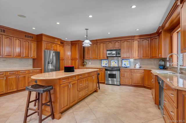 18042 Aberdeen Road, Jamaica, NY 11432