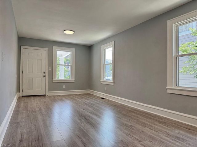 111 E Cummings AVE, Hampton, VA 23663