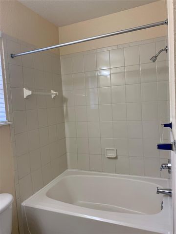 10017 COURTNEY PALMS BOULEVARD 304, Tampa, FL 33619