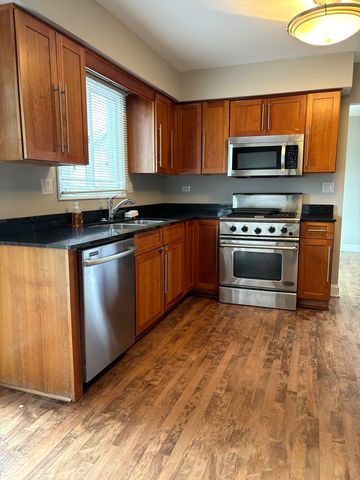 1667 Hinterlong Lane, Naperville, IL 60563