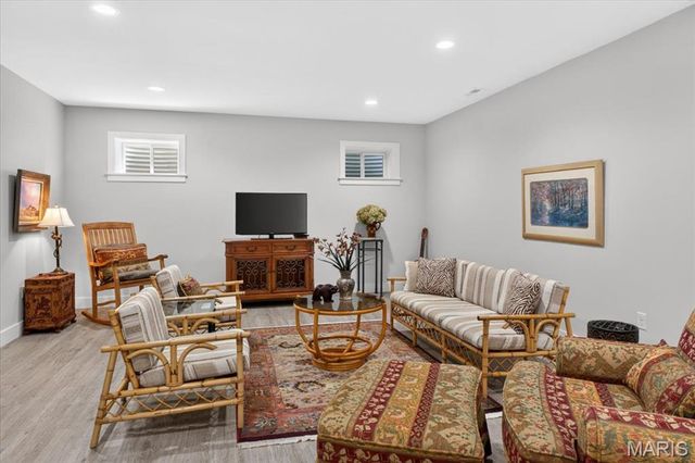 214 E Glendale Road, Webster Groves, MO 63119
