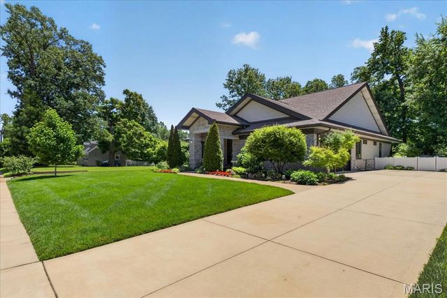 214 E Glendale Road, Webster Groves, MO 63119