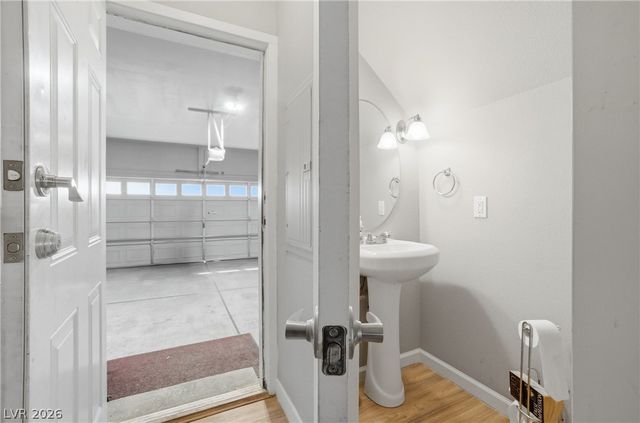 6316 Snap Ridge Street 101, North Las Vegas, NV 89081