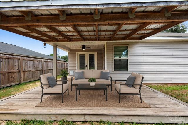 5873 Fairlands Rd, Milton, FL 32583