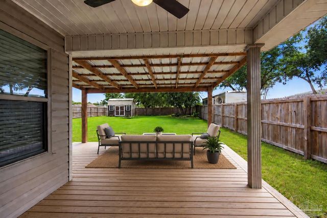 5873 Fairlands Rd, Milton, FL 32583