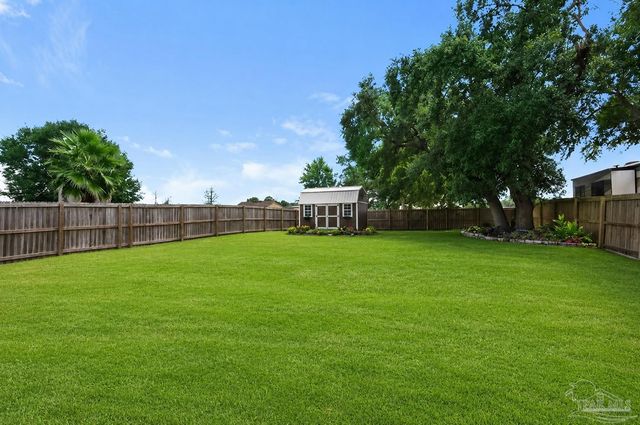 5873 Fairlands Rd, Milton, FL 32583