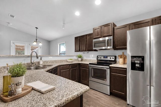 5873 Fairlands Rd, Milton, FL 32583