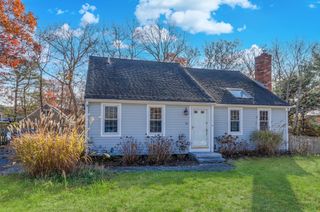 15 Chatham Rd, Plymouth, MA 02360