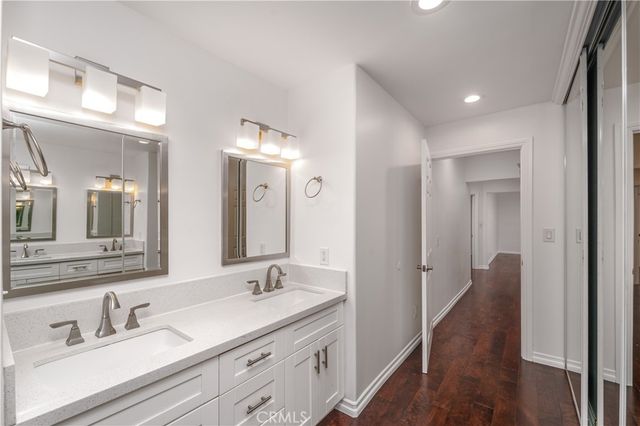 22020 Buena Ventura, Woodland Hills, CA 91364