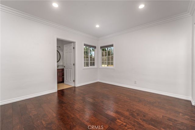 22020 Buena Ventura, Woodland Hills, CA 91364