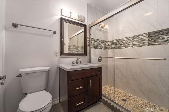 22020 Buena Ventura, Woodland Hills, CA 91364