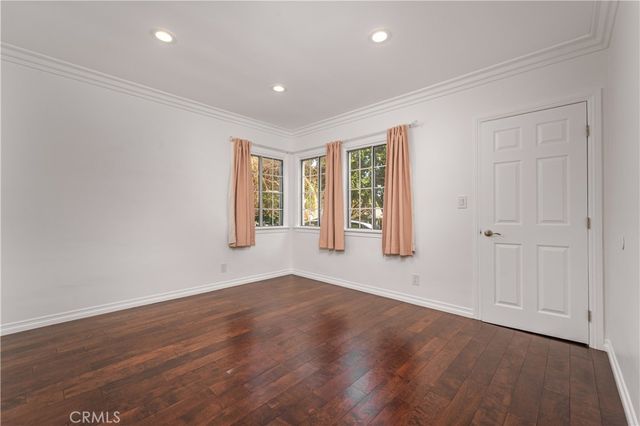 22020 Buena Ventura, Woodland Hills, CA 91364