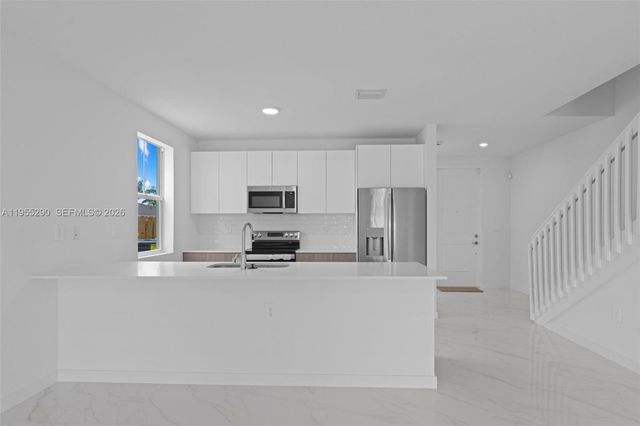 27350 SW 133rd Path, Homestead, FL 33032