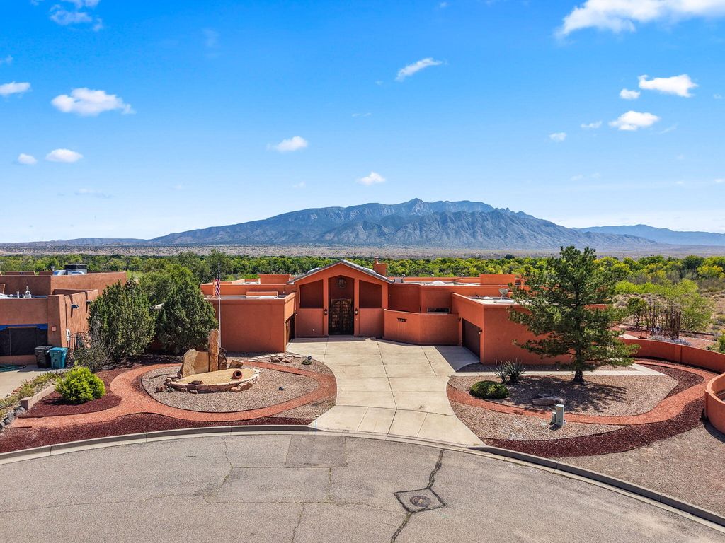 2520 SANDIA Loop NE, Rio Rancho, NM 87144