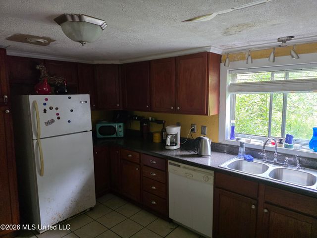 2122 New Hope Road, Columbus, MS 39702