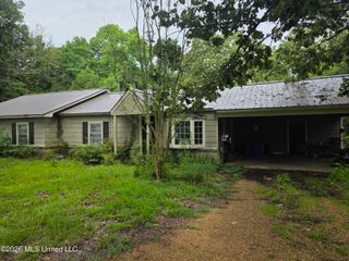 2122 New Hope Road, Columbus, MS 39702