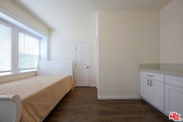 1475 W 28th Street, Los Angeles, CA 90007