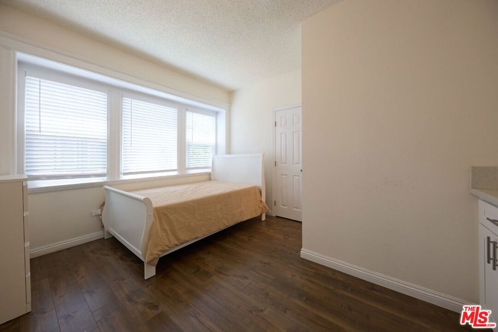 1475 W 28th Street, Los Angeles, CA 90007 — photo 5