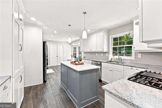4978 Heatherdale Lane, Atlanta, GA 30360