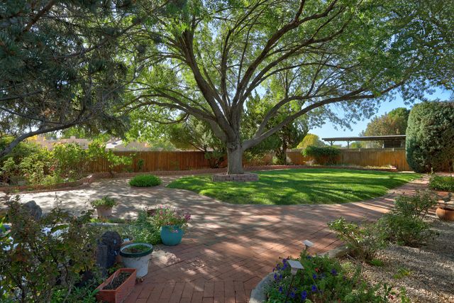 7916 American Heritage Drive NE, Albuquerque, NM 87109