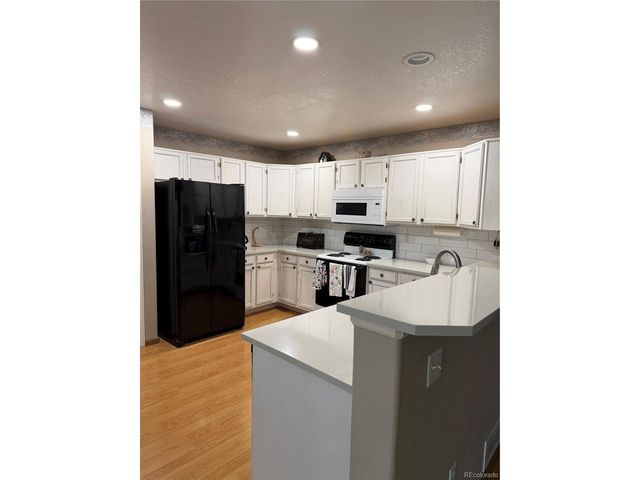 4194 S Lisbon Way, Aurora, CO 80013