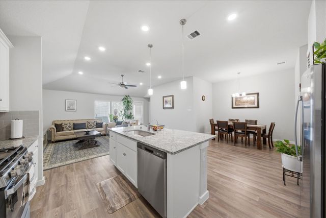 1202 Filly Creek Drive, Alvin, TX 77511