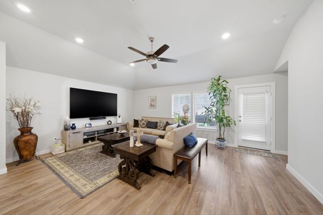 1202 Filly Creek Drive, Alvin, TX 77511