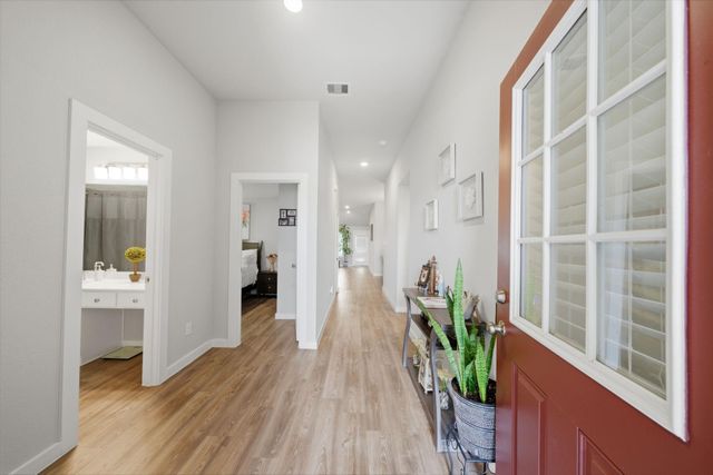 1202 Filly Creek Drive, Alvin, TX 77511