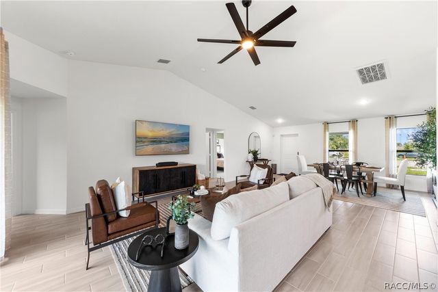 575 W Duquet Place, Citrus Springs, FL 34434