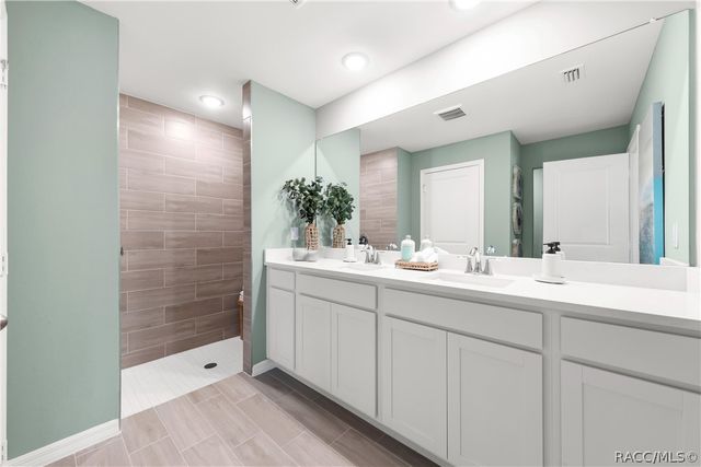 575 W Duquet Place, Citrus Springs, FL 34434
