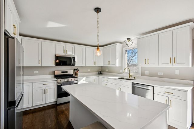 24395 Patriot Lane, Crete, IL 60417