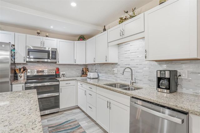 12109 FOREST HILLS DRIVE, Tampa, FL 33612