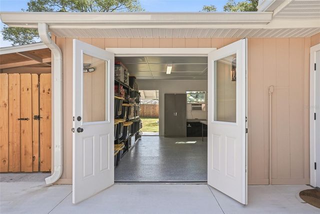 12109 FOREST HILLS DRIVE, Tampa, FL 33612