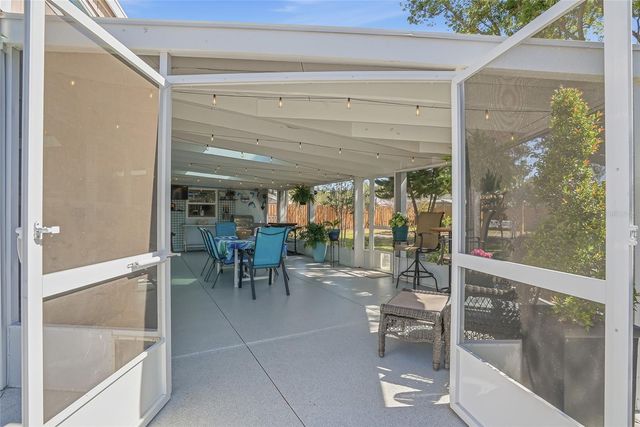 12109 FOREST HILLS DRIVE, Tampa, FL 33612
