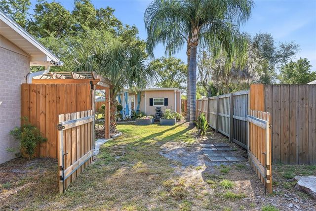 12109 FOREST HILLS DRIVE, Tampa, FL 33612