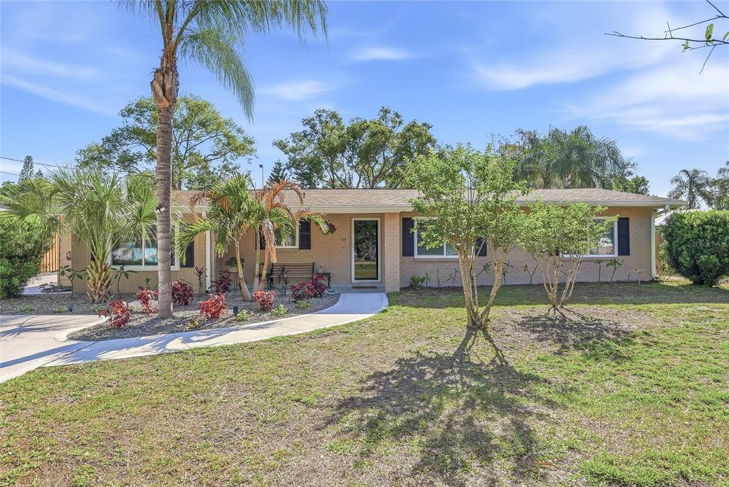 12109 FOREST HILLS DRIVE, Tampa, FL 33612