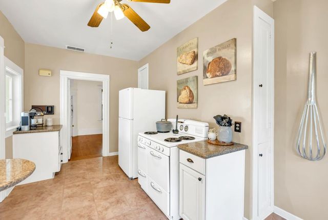 2720 Portola Way, Sacramento, CA 95818