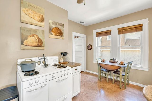 2720 Portola Way, Sacramento, CA 95818