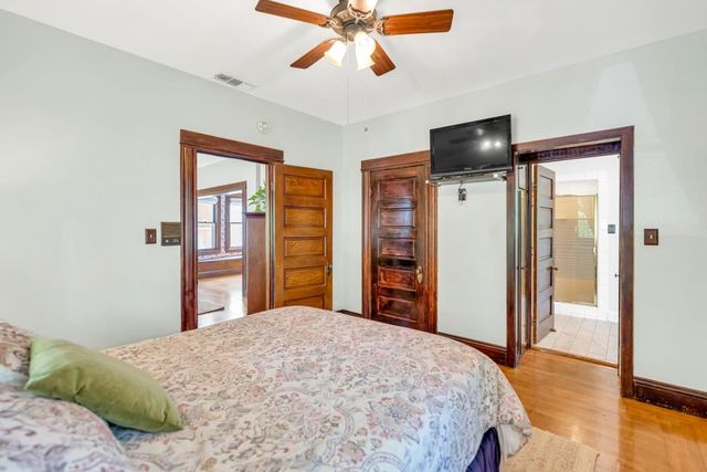 2720 Portola Way, Sacramento, CA 95818