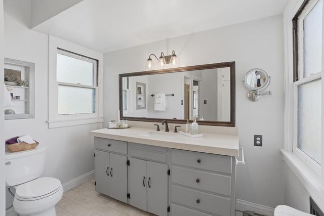 2720 Portola Way, Sacramento, CA 95818