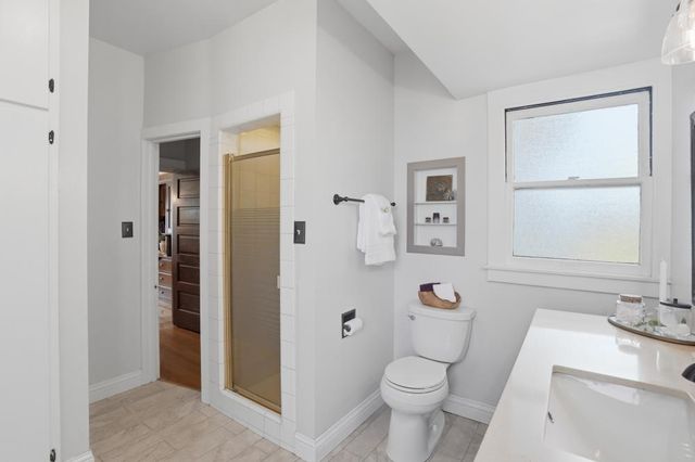 2720 Portola Way, Sacramento, CA 95818