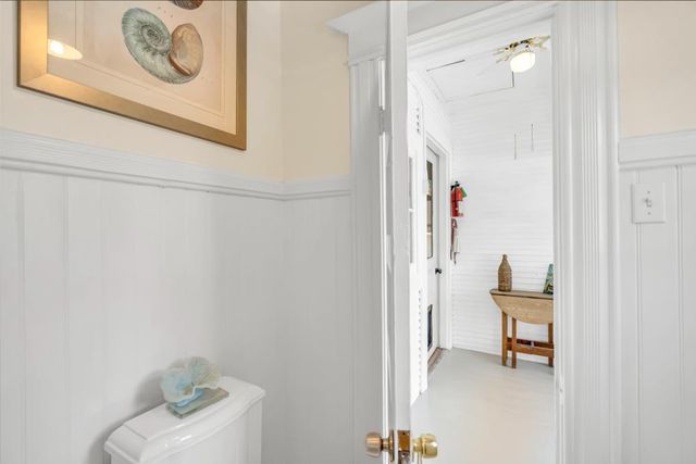 2720 Portola Way, Sacramento, CA 95818