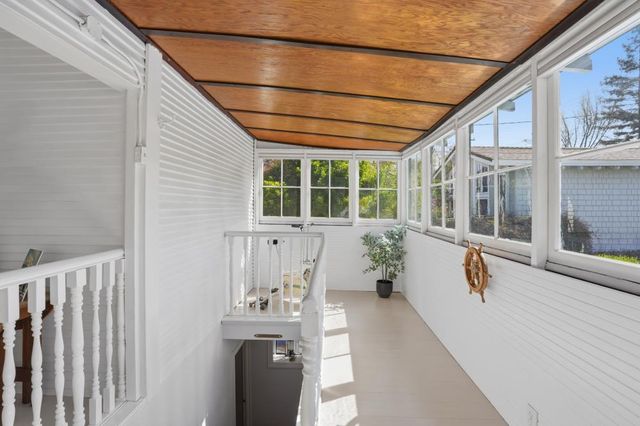 2720 Portola Way, Sacramento, CA 95818